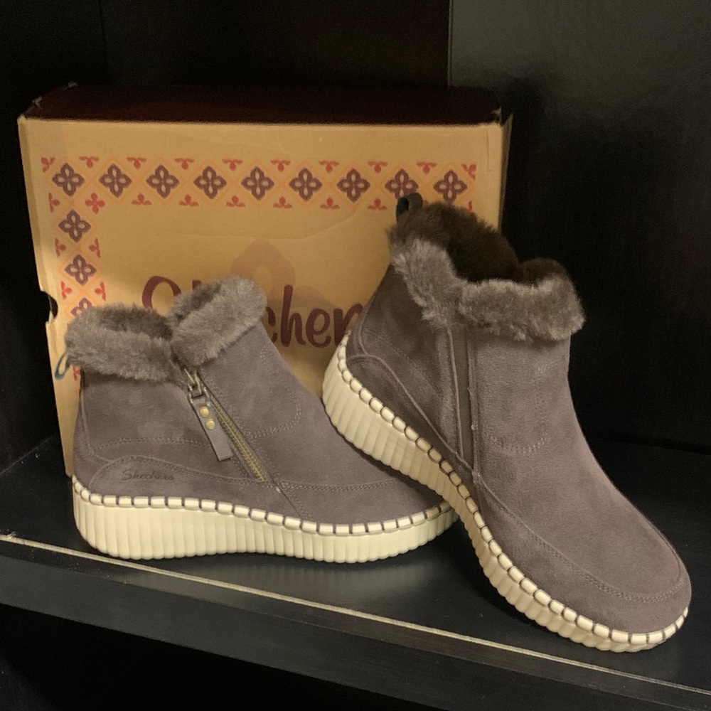 Skechers Taupe Suede Faux Fur Lined Winter Boots
